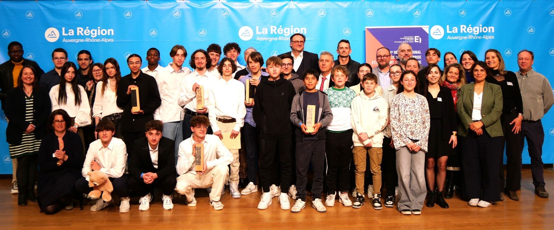 Philippe montanay animateur de la finale du concours createurs d'idees