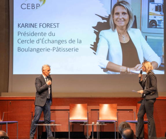 Animation de conférence CEBP sur les enjeux économiques et géopolitiques, échange entre intervenants et public