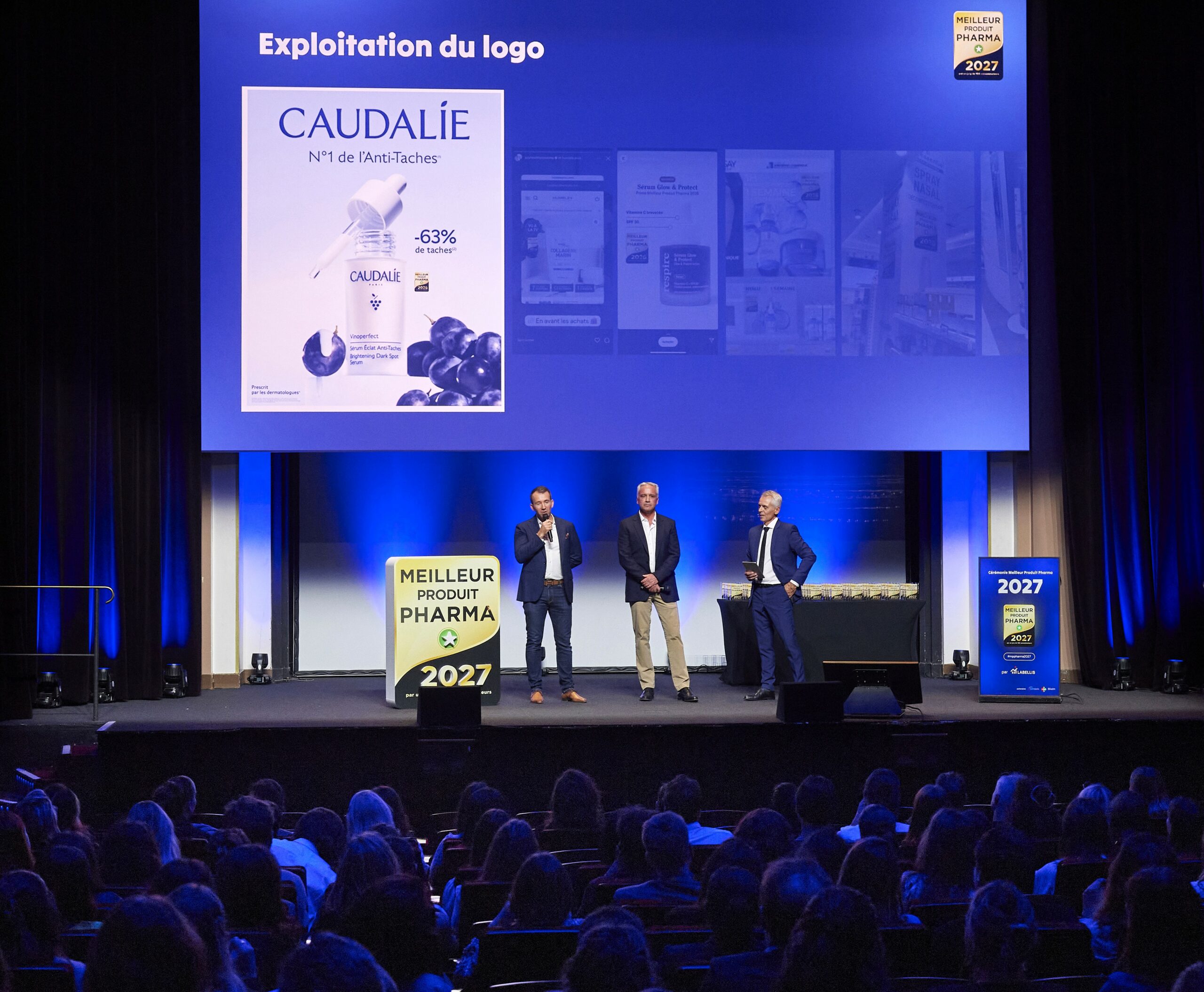 Philippe Montanay, maître de cérémonie de Meilleur Produit Pharma 2027, lors de la remise des trophées récompensant les produits plébiscités par les consommateurs.