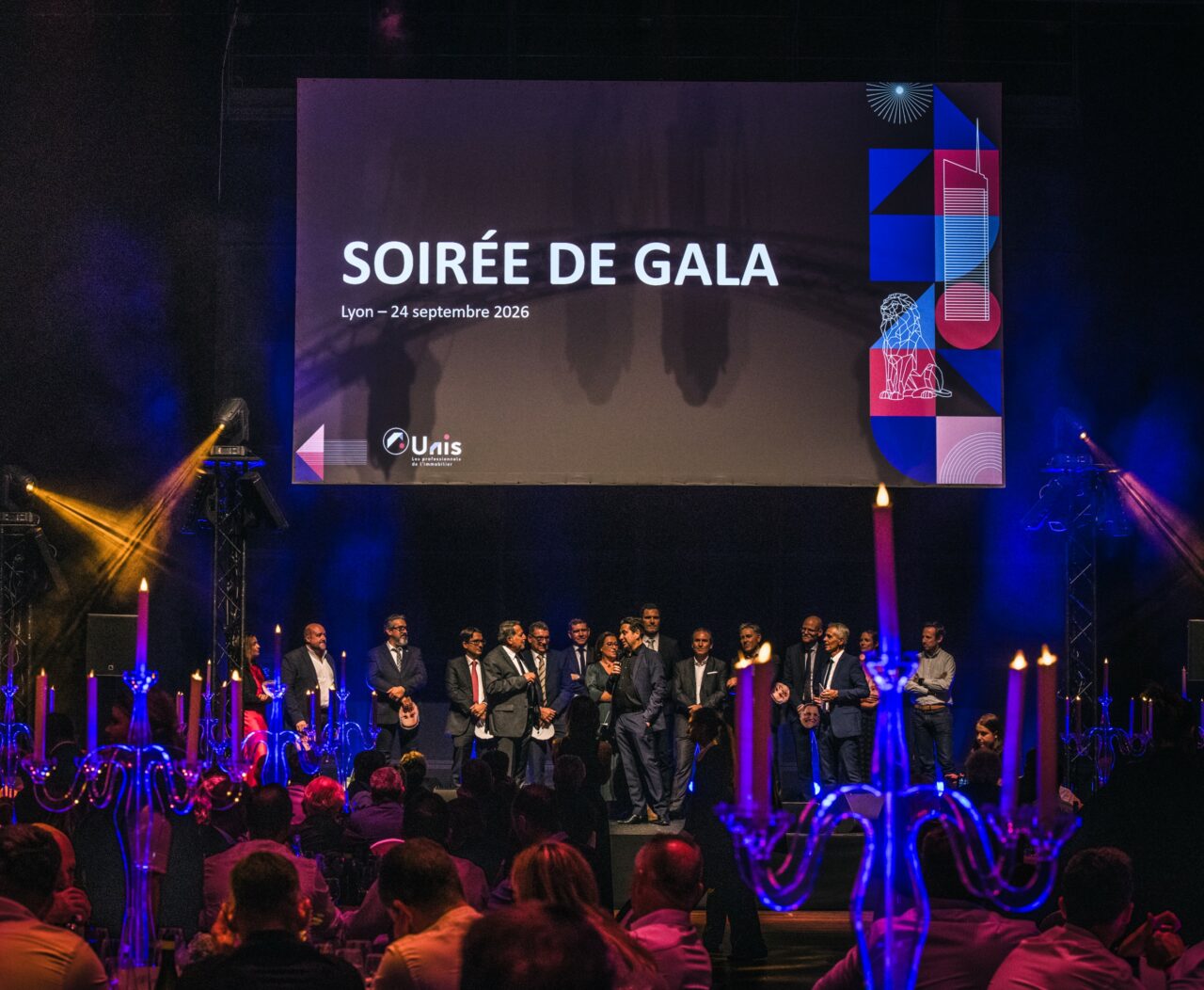 Philippe Montanay, journaliste animateur et maître de cérémonie du dîner de gala de l'UNIS à Lyon, événement réunissant les professionnels de l'immobilier.