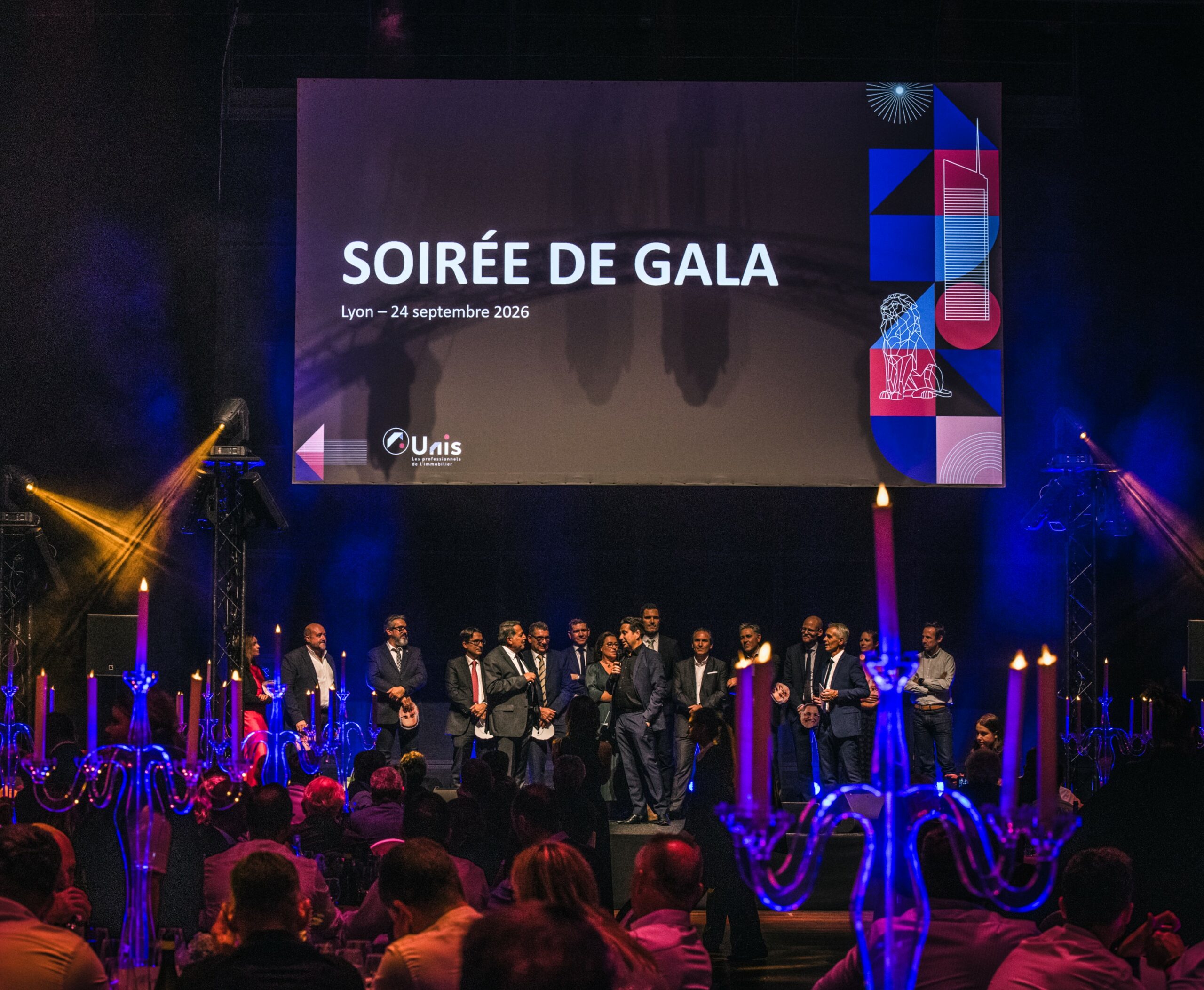 Philippe Montanay, journaliste animateur et maître de cérémonie du dîner de gala de l'UNIS à Lyon, événement réunissant les professionnels de l'immobilier.